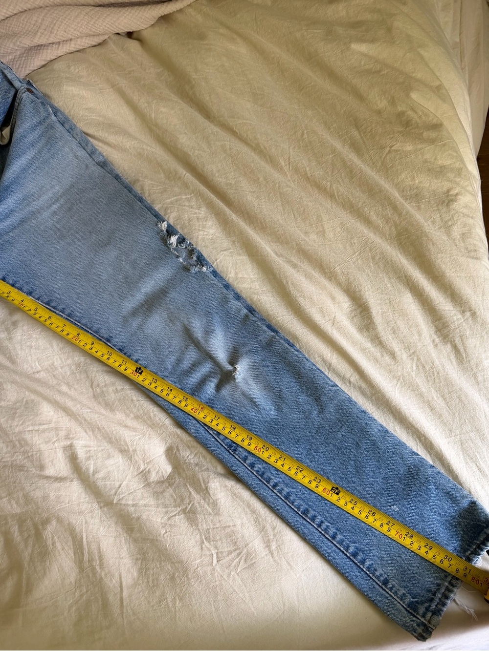 Vintage Levi’s 501 High-Rise Straight Jeans - Picture 4 of 7